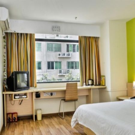 7 Days Inn Guangzhou Jiangtai Rd Metro Eksteriør billede